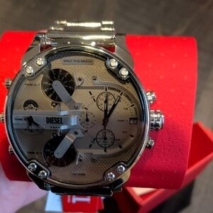BNWT Diesel Mr. Daddy 2.0 Men's Watch with Oversized Chronograph Watch Dial